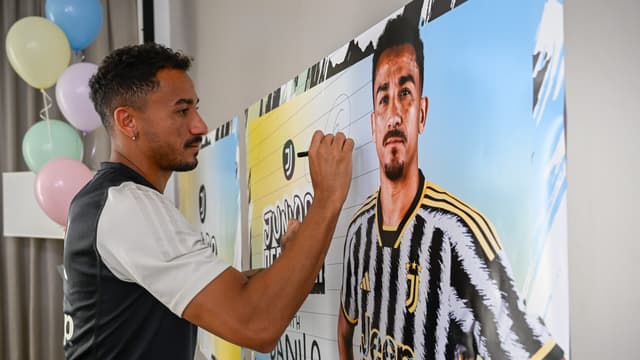 Flamengo entra na briga com o Napoli por lateral brasileiro