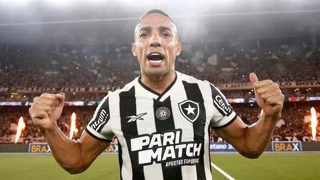 Marçal fala sobre polêmica de pagamentos no Botafogo: ‘chateado’