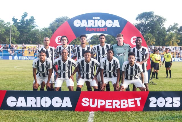 Carlos Leiria relata falta de atenção na derrota do Botafogo no Campeonato Carioca