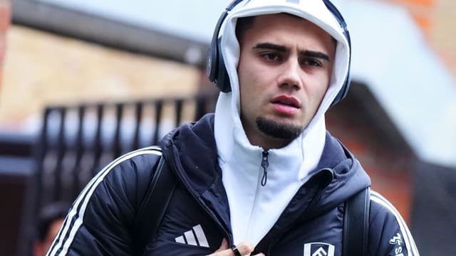Alvo do Palmeiras, Andreas Pereira comete falha bizarra; assista