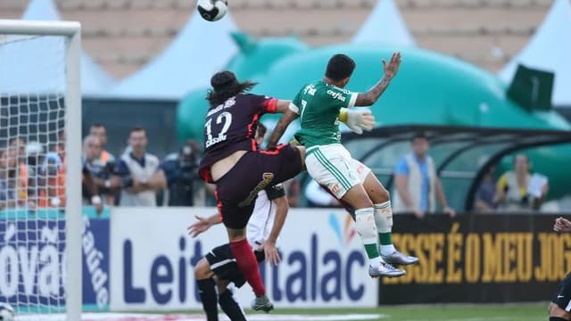 Reforços do Cruzeiro, Dudu faz brincadeira com Cássio; veja
