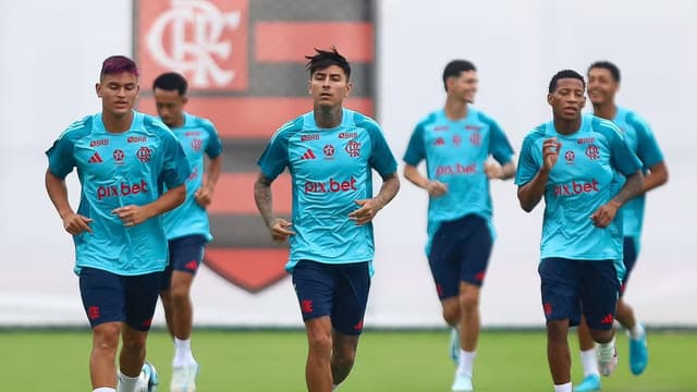 Flamengo busca contratações pontuais em três posições; veja