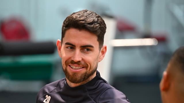 Flamengo entra na linha de frente para contratar volante do Arsenal