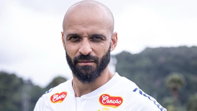 Oficial: Santos anuncia mais um reforço para a temporada 2025
