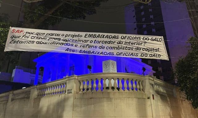 Torcida do Atlético protesta e convoca Ministério Público: ‘intervenção já’