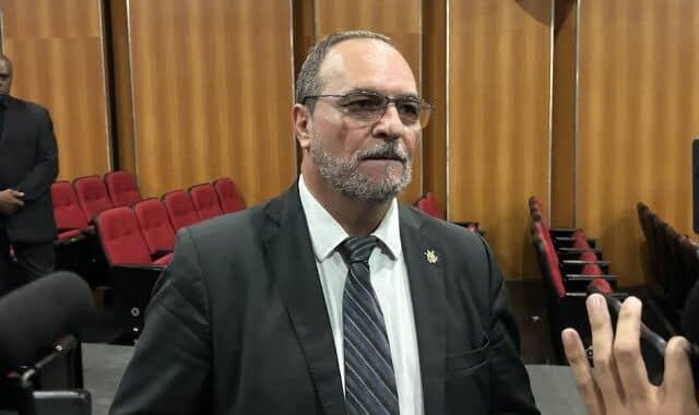 Romeu Tuma detona Augusto Melo, que rebate: ‘ditador’