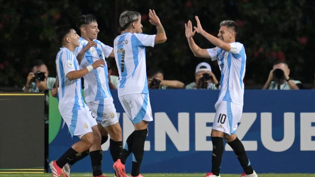 Atropelo da Argentina contra o Brasil vira meme na web; confira