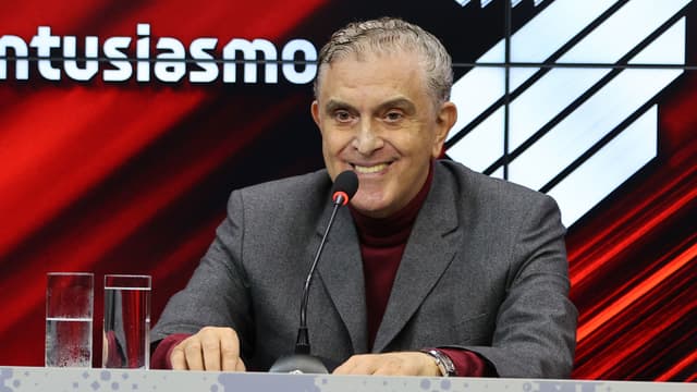 Presidente de gigante brasileiro faz gesto obceno para torcida