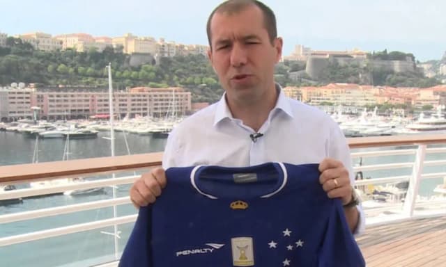 Alvo do Cruzeiro já apareceu com a camisa do clube; entenda