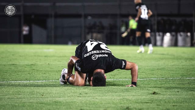 Vasco abre mão de zagueiro argentino que custou 1,5 milhão de dólares