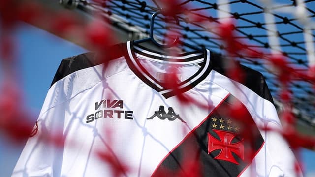 Dirigente do Vasco explica aumento de R$ 350 milhões em dívida