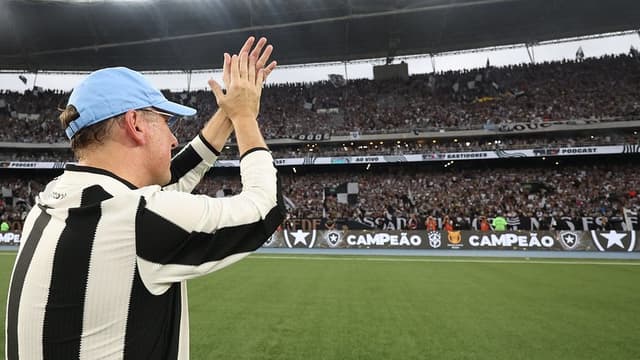 Ex-treinador de Liverpool e Chelsea pode pintar no Botafogo