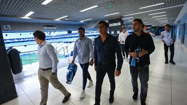 Grêmio leva chapéu de goleiro que já jogou ao lado de Neymar
