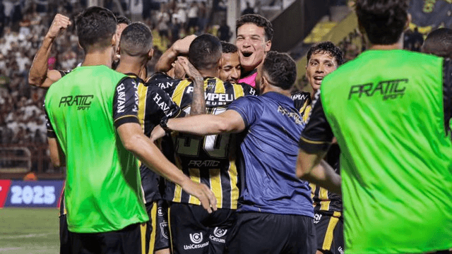 Com golaço de duas bicicletas, Volta Redonda bate o Fluminense