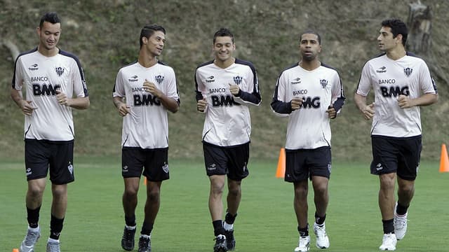Ex-Corinthians e Atlético é preso no interior de SP; veja quem