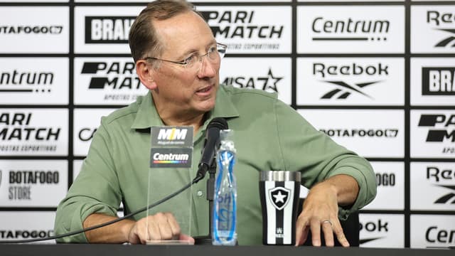 Dono do Botafogo rebate Artur Jorge e faz ameaça: ‘Só para os escolhidos’