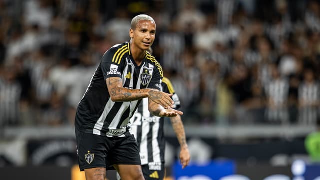 Deyverson faz pedida e Vitória toma decisão pelo 9 do Atlético