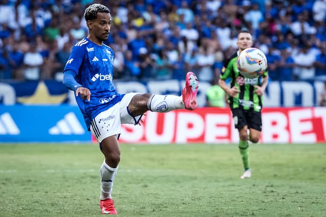 Matheus Pereira desfalca Cruzeiro na semifinal contra o América-MG; Kaio Jorge assume titularidade