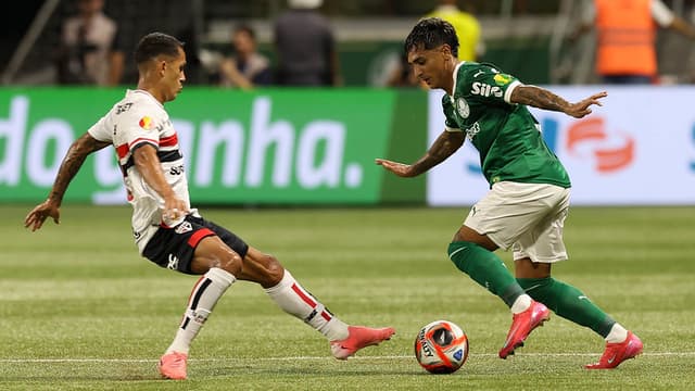 Palmeiras e São Paulo empatam em clássico equilibrado no Allianz Parque