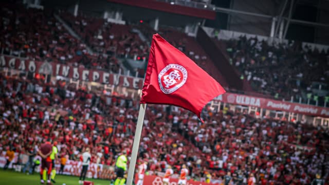 Inter aciona a FIFA e recebe bolada por atacante do Corinthians