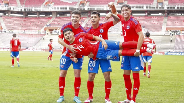 Promessa do Chile chega à BH e será reforço do Atlético