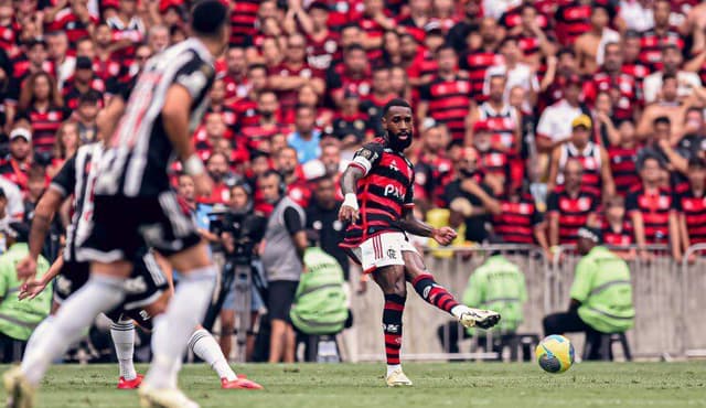 Flamengo bate o martelo e toma decisão sobre futuro de Gerson