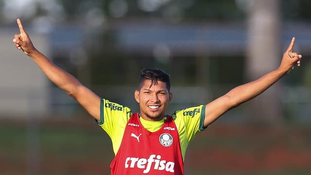 Mais um: gigante gaúcho faz proposta ao Palmeiras por Rony
