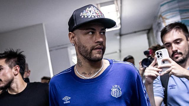 Romário acaba com o silêncio e palpita sobre carreira de Neymar