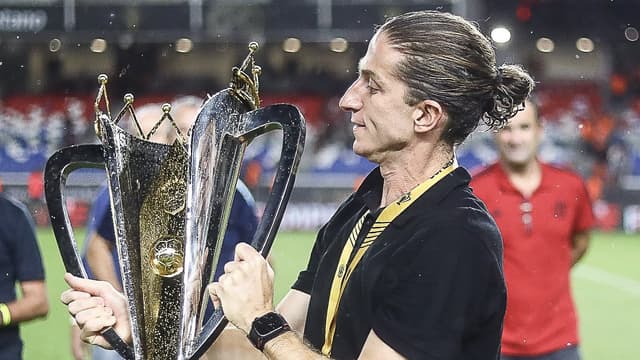 Filipe Luís toma decisão e torcedores se revoltam; entenda o caso