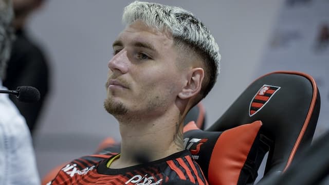 Varela ironiza decisão do Vasco e ‘causa’ antes do clássico carioca