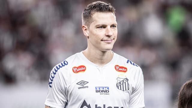 Santos tenta ‘se livrar’ de atacante com salário milionário