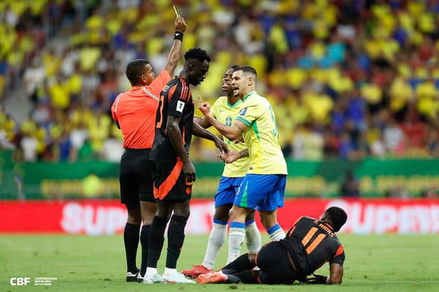 Desfalque de peso: Bruno Guimarães está fora de Brasil x Argentina