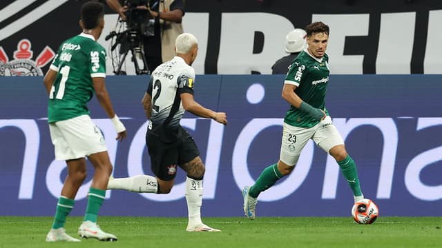 Funcionários de Corinthians e Palmeiras se desentendem; veja