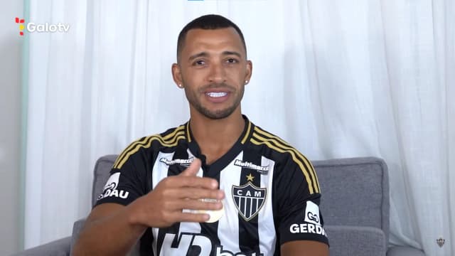 Vitor Hugo relembra relação com Cuca e espera títulos com a camisa do Atlético-MG