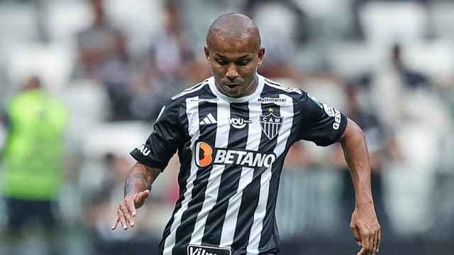 Ex-Atlético faz elogio à torcida do Flamengo: ‘quando ta fervendo…’
