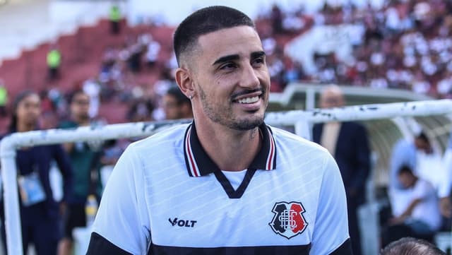 Thiago Galhardo, do Santa Cruz, ameaça torcedor nas redes sociais