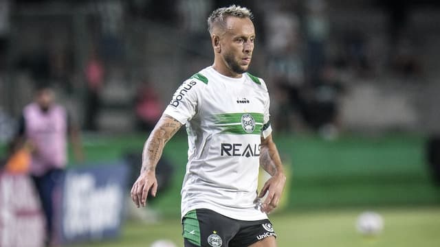 Ex-São Paulo e Flamengo fica sem clube após polêmica; entenda
