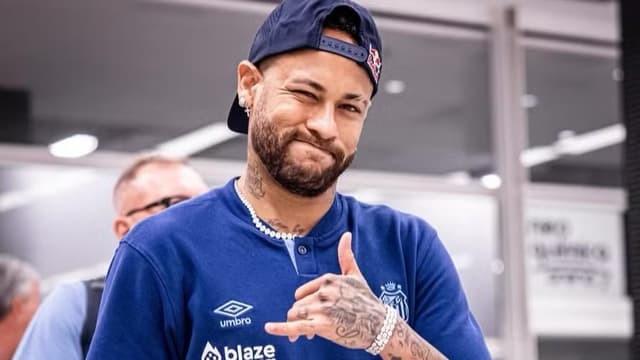 Neymar se emociona antes de derrota do Santos: “corram por mim”