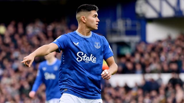 Everton toma decisão sobre compra de Alcaraz junto ao Flamengo