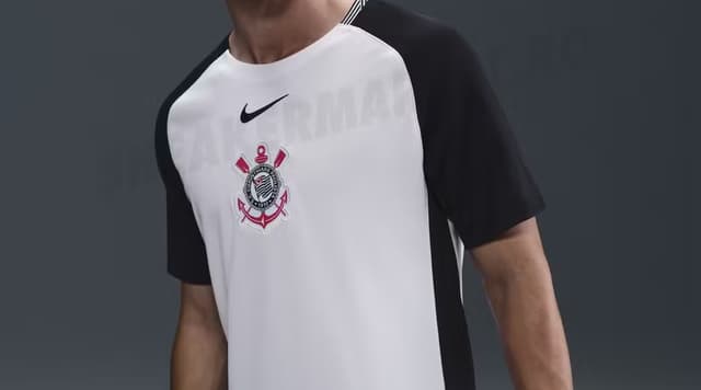 Imagens da nova camisa do Corinthians vazam na internet