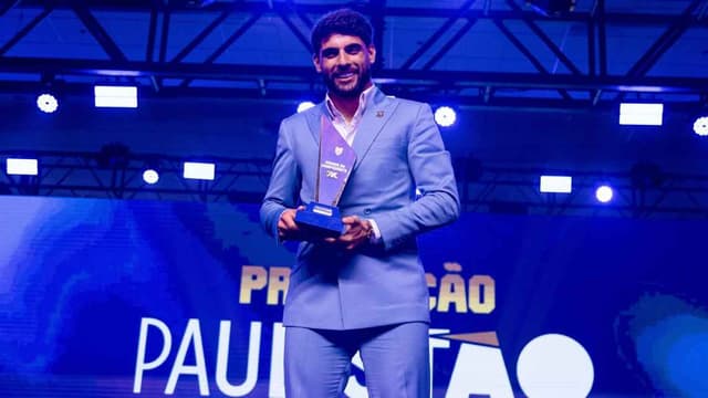 Yuri Alberto vê união do Corinthians como decisiva e se diz aliviado com título do Paulista
