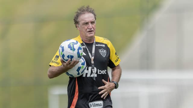 Caras novas do Atlético “estrearam” na vitória em jogo-treino