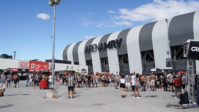 Atlético recebe torcedores na Arena MRV antes de reabertura oficial