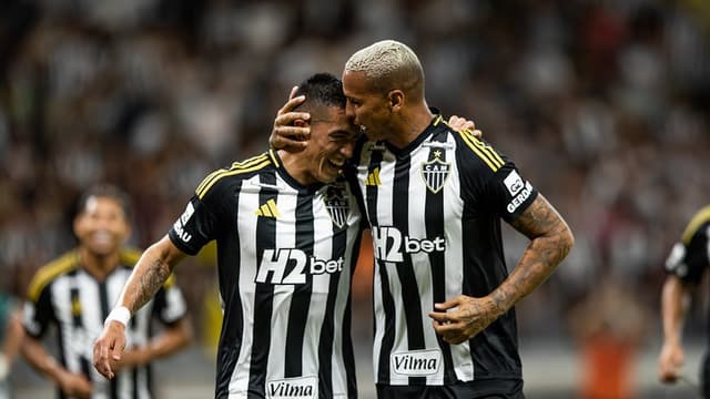 Rony e Deyverson marcam, Atlético goleia Manaus e avança à terceira fase da Copa do Brasil
