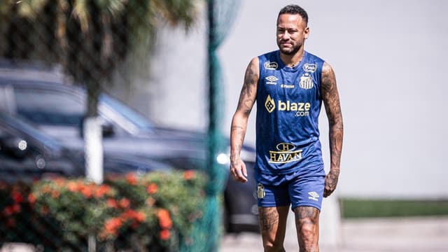 Neymar cutuca críticos e pode ser relacionado pelo Santos; veja