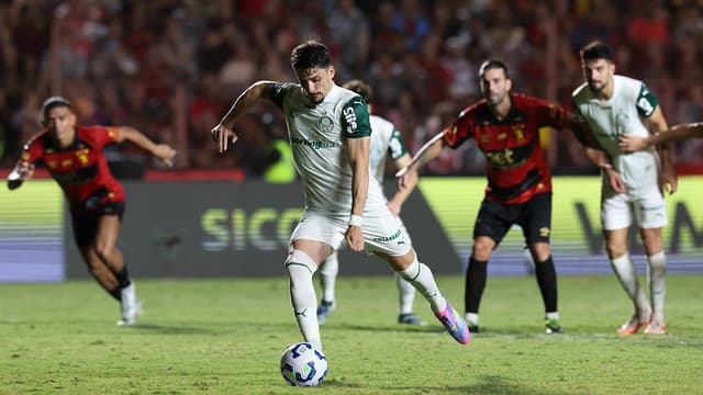 Ídolo do Palmeiras questiona pênalti marcado: ‘constrangedor’