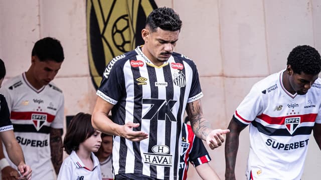 Santos estampa novo patrocínio em clássico contra o São Paulo