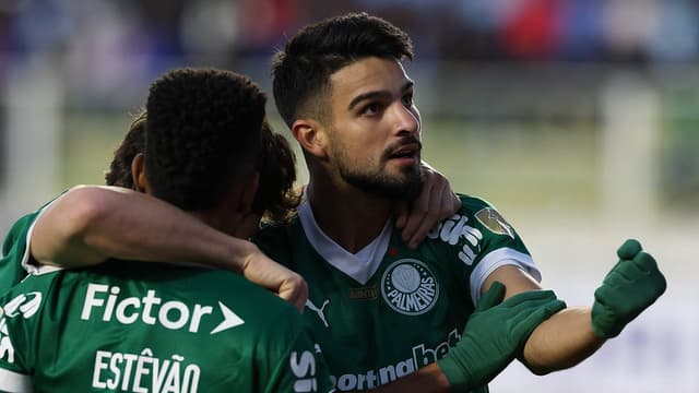Palmeiras: dupla de R$ 270 milhões vê concorrência pelo retrovisor
