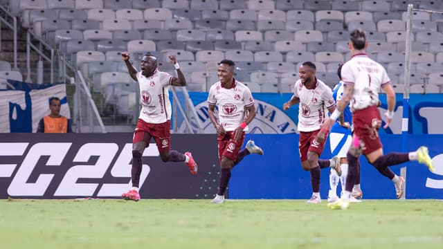 Algóz do Cruzeiro no Mineirão tem folha salarial 10 vezes menor