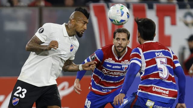 CONMEBOL toma decisão sobre duelo entre Colo-Colo e Fortaleza